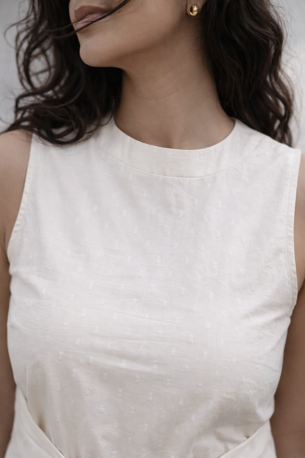 Off White Solid Cotton Midi Dress With Cinched Waist (Everyday Casual)
